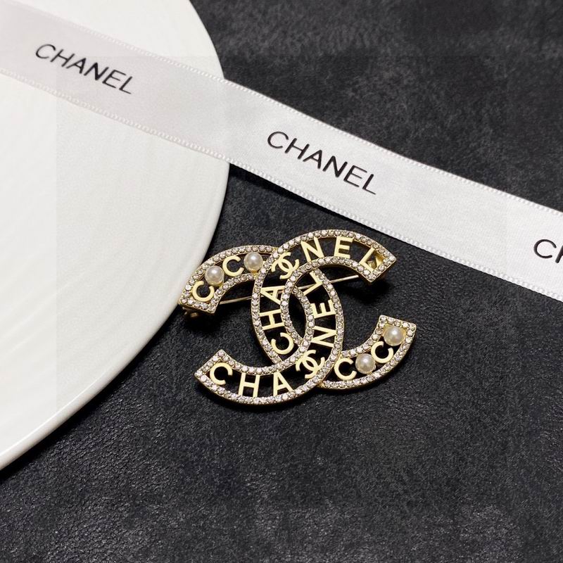 Chanel Brooch 1lyx57